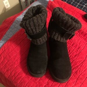 Black UGGS size 7